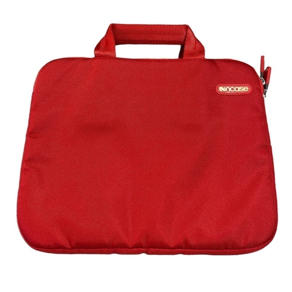 Incase Red Nylon Fits All iPads